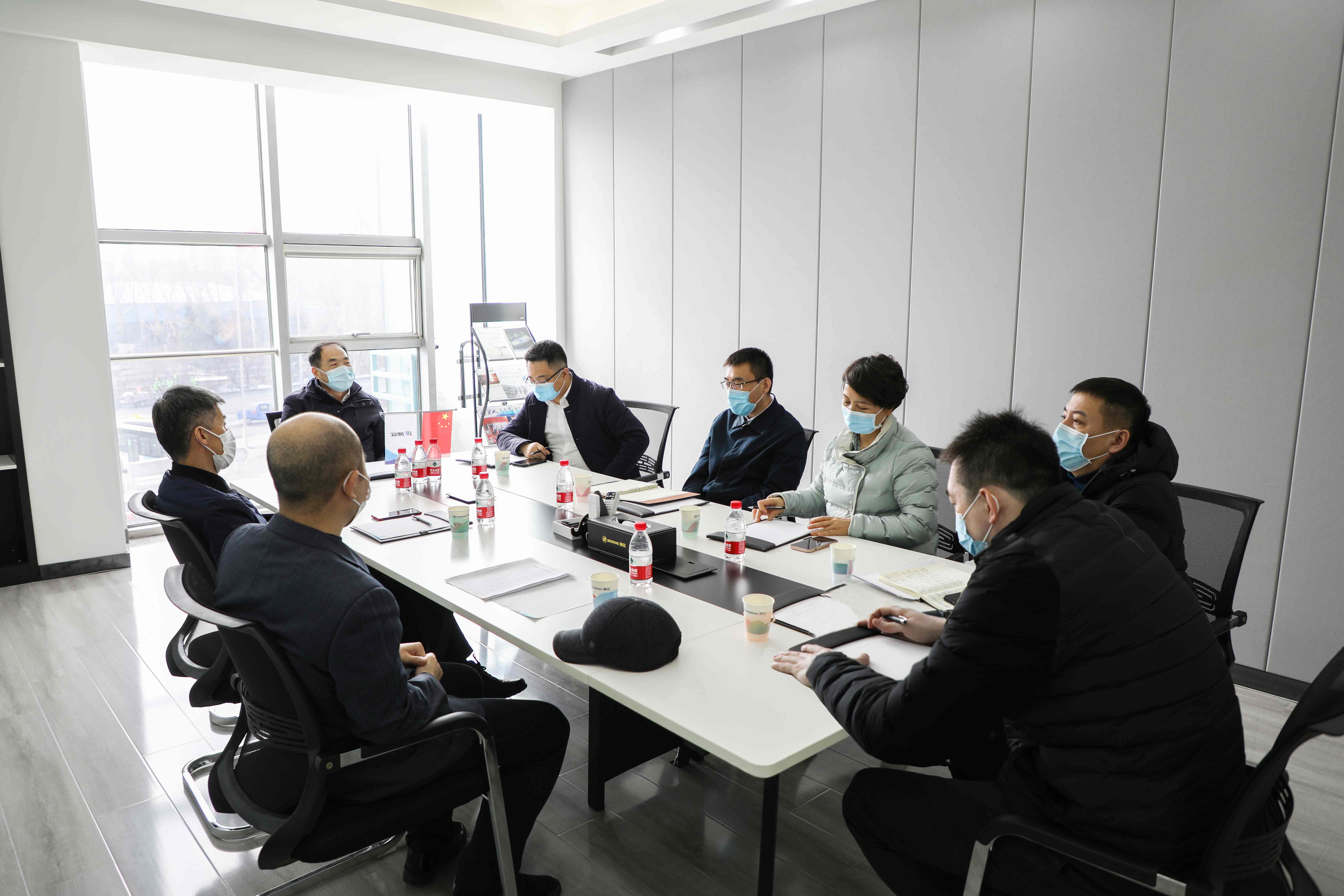 哈尔滨新区党工委副书记、管委会主任，，，，，松北区委副书记、区长肖彬一行莅临杏耀平台走访调研_杏耀平台：机械人及智能工厂解决计划专家