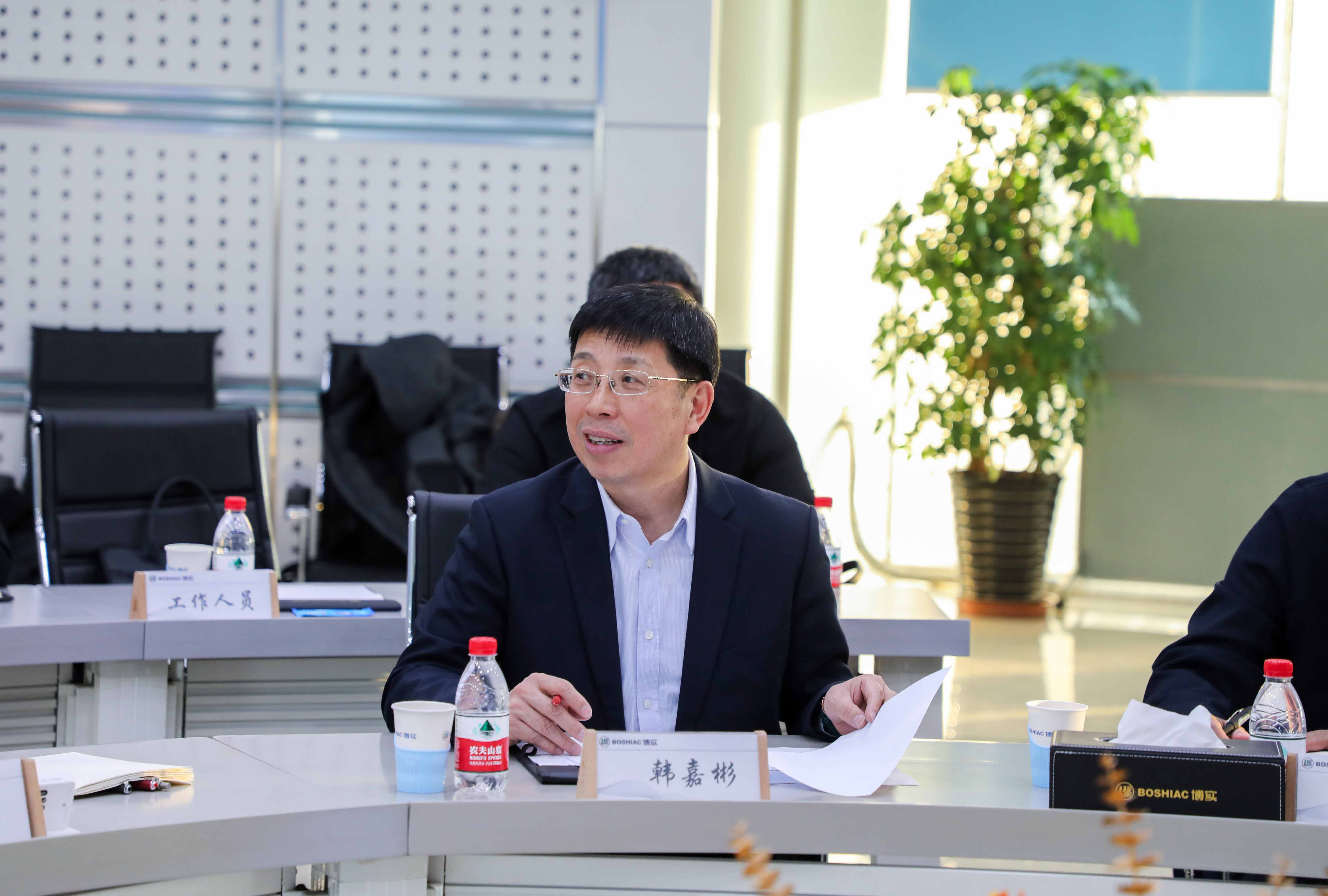 省人大常委会党组书记王永康深入杏耀平台开展专题调研_杏耀平台：机械人及智能工厂解决计划专家