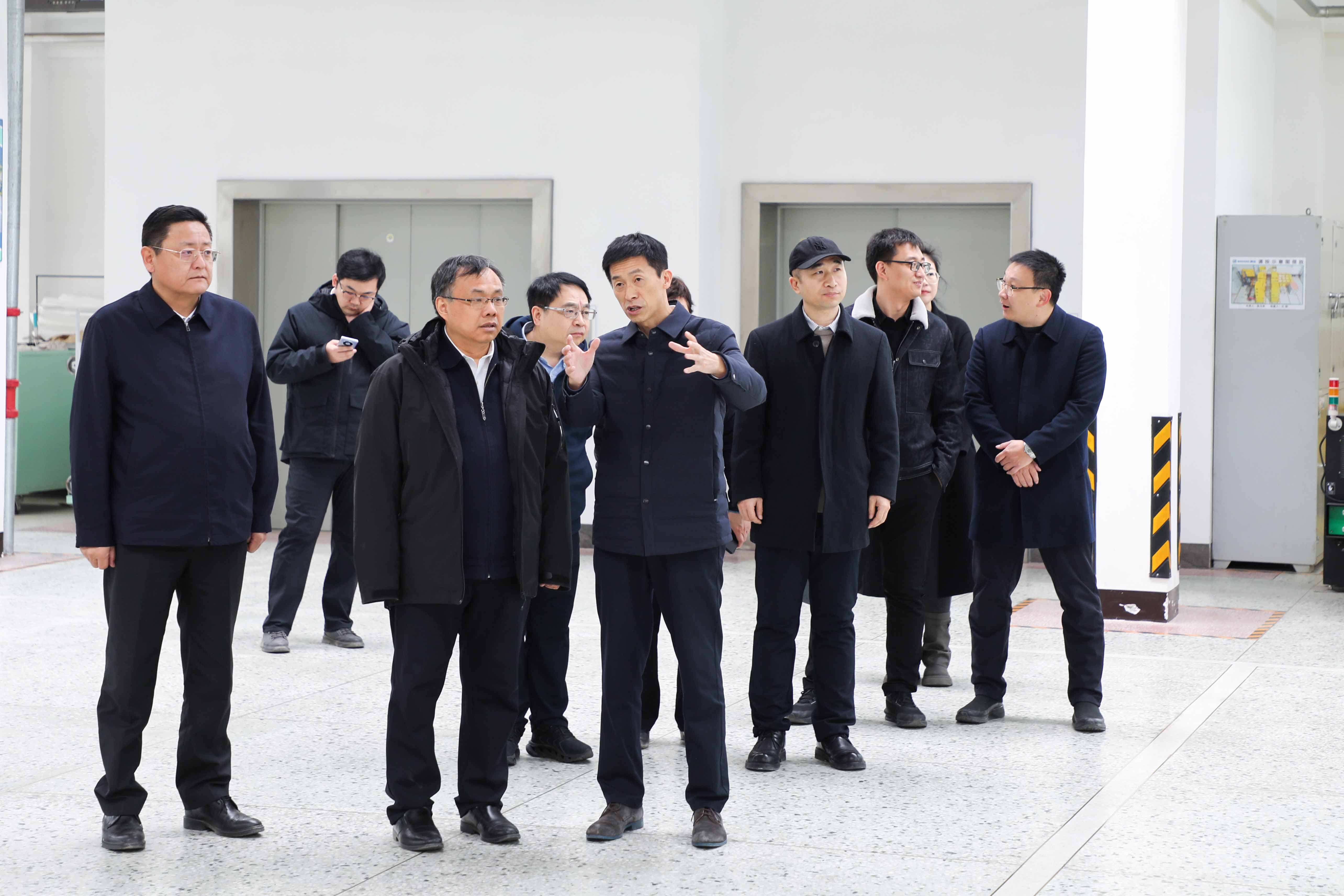王合生副省长莅临杏耀平台调研_杏耀平台：机械人及智能工厂解决计划专家