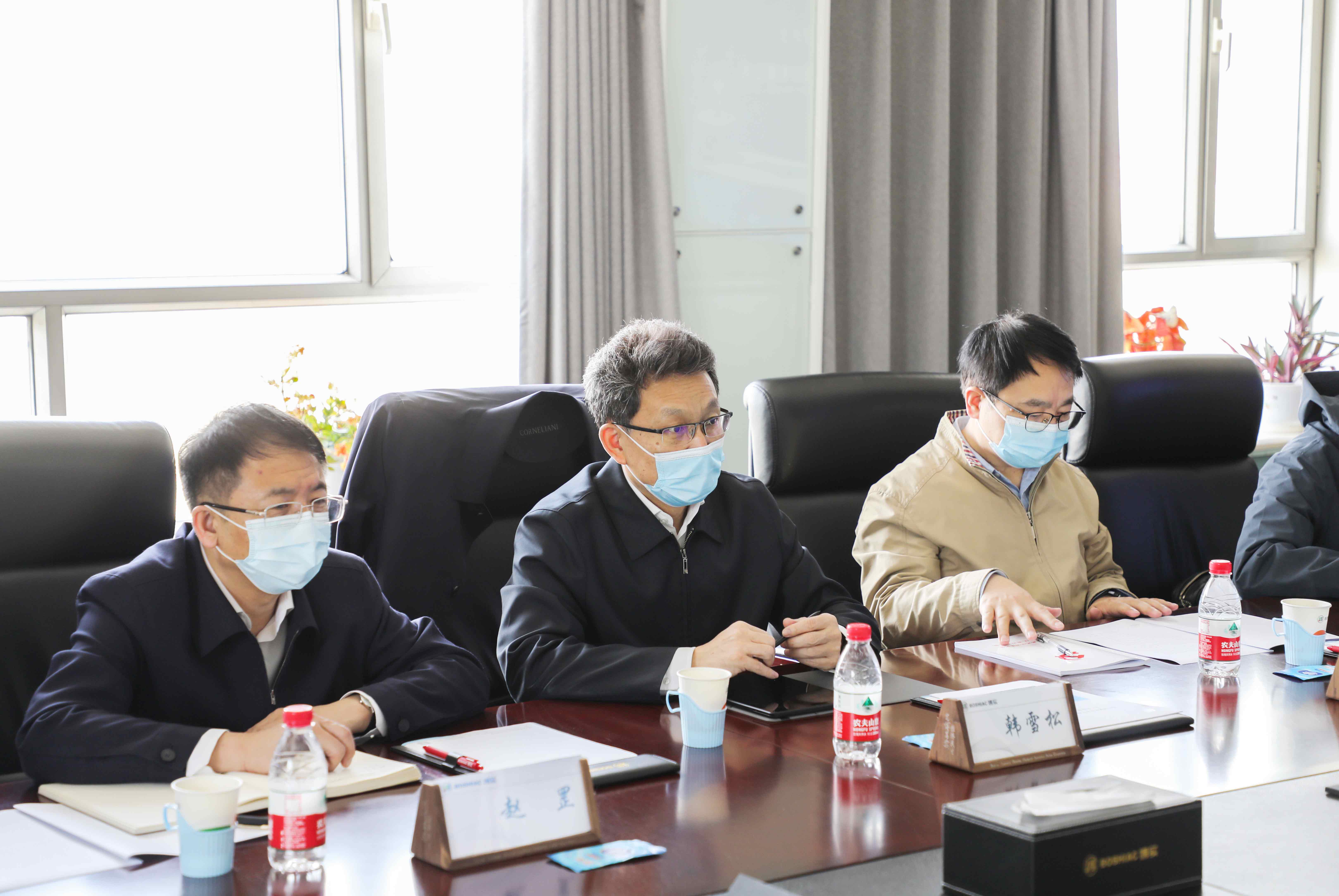 黑龙江省工信厅厅长韩雪松一行莅临杏耀平台调研走访_杏耀平台：机械人及智能工厂解决计划专家