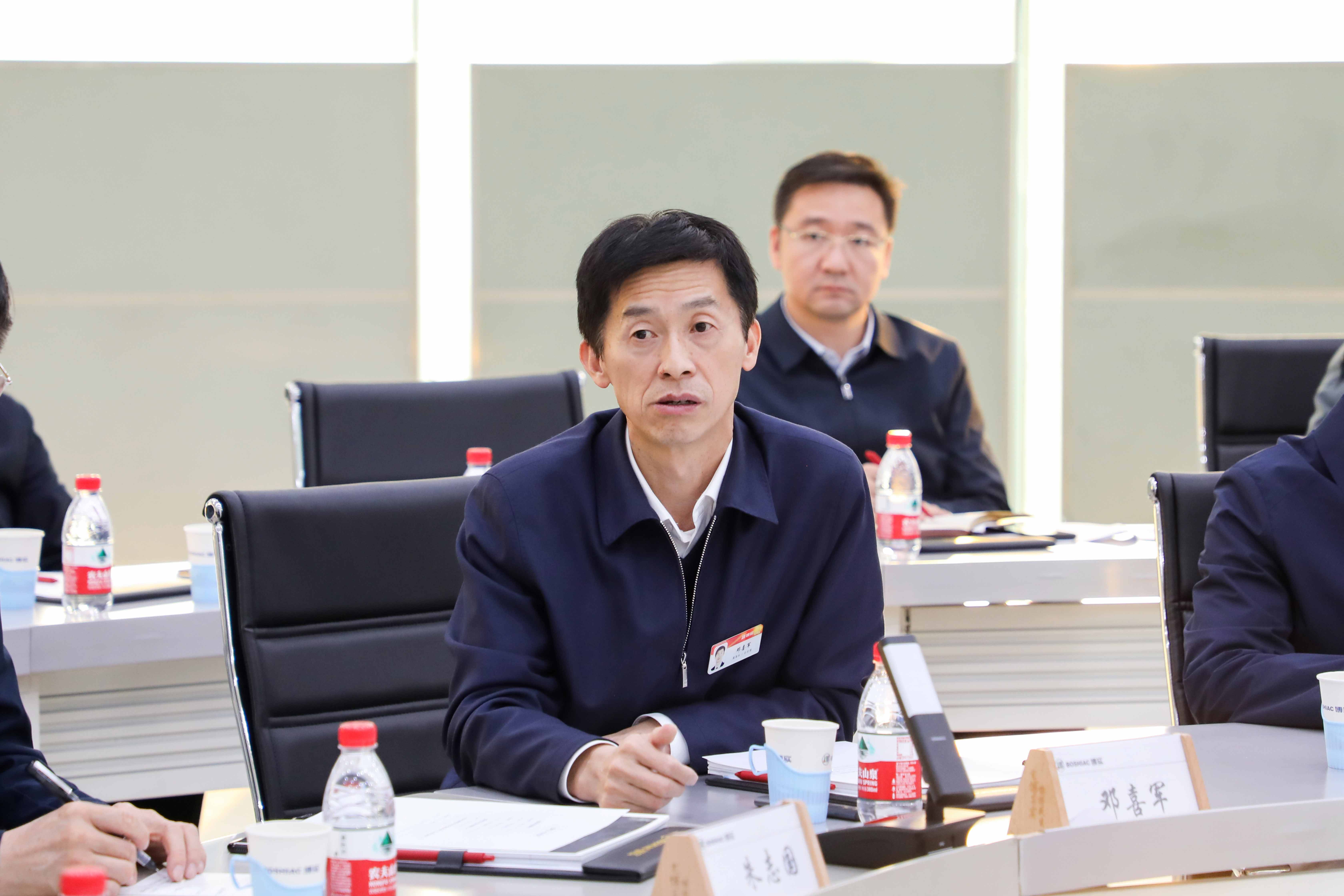 黑龙江省政协主席蓝绍敏莅临杏耀平台调研_杏耀平台：机械人及智能工厂解决计划专家