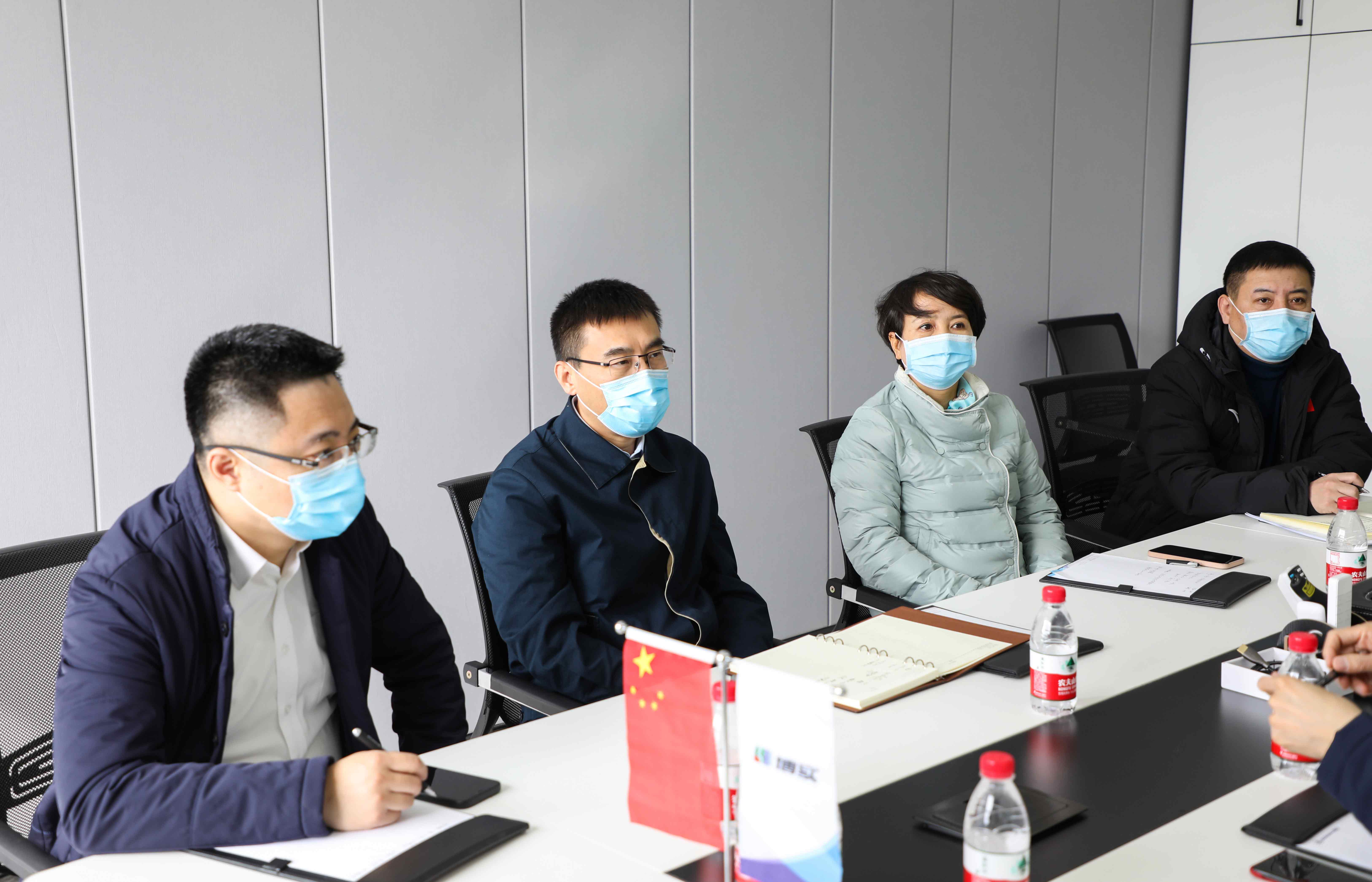 哈尔滨新区党工委副书记、管委会主任，，，，，松北区委副书记、区长肖彬一行莅临杏耀平台走访调研_杏耀平台：机械人及智能工厂解决计划专家