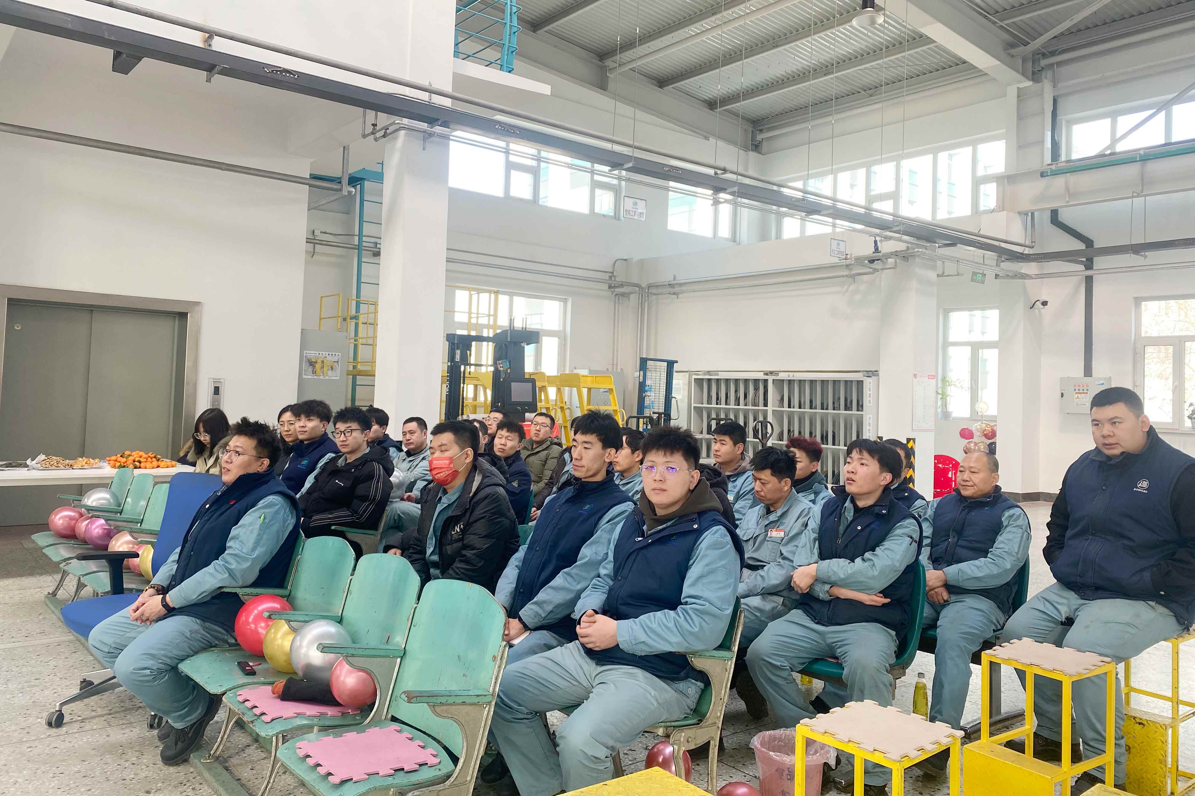 生产装置支部联合部分举行观影运动_杏耀平台：机械人及智能工厂解决计划专家