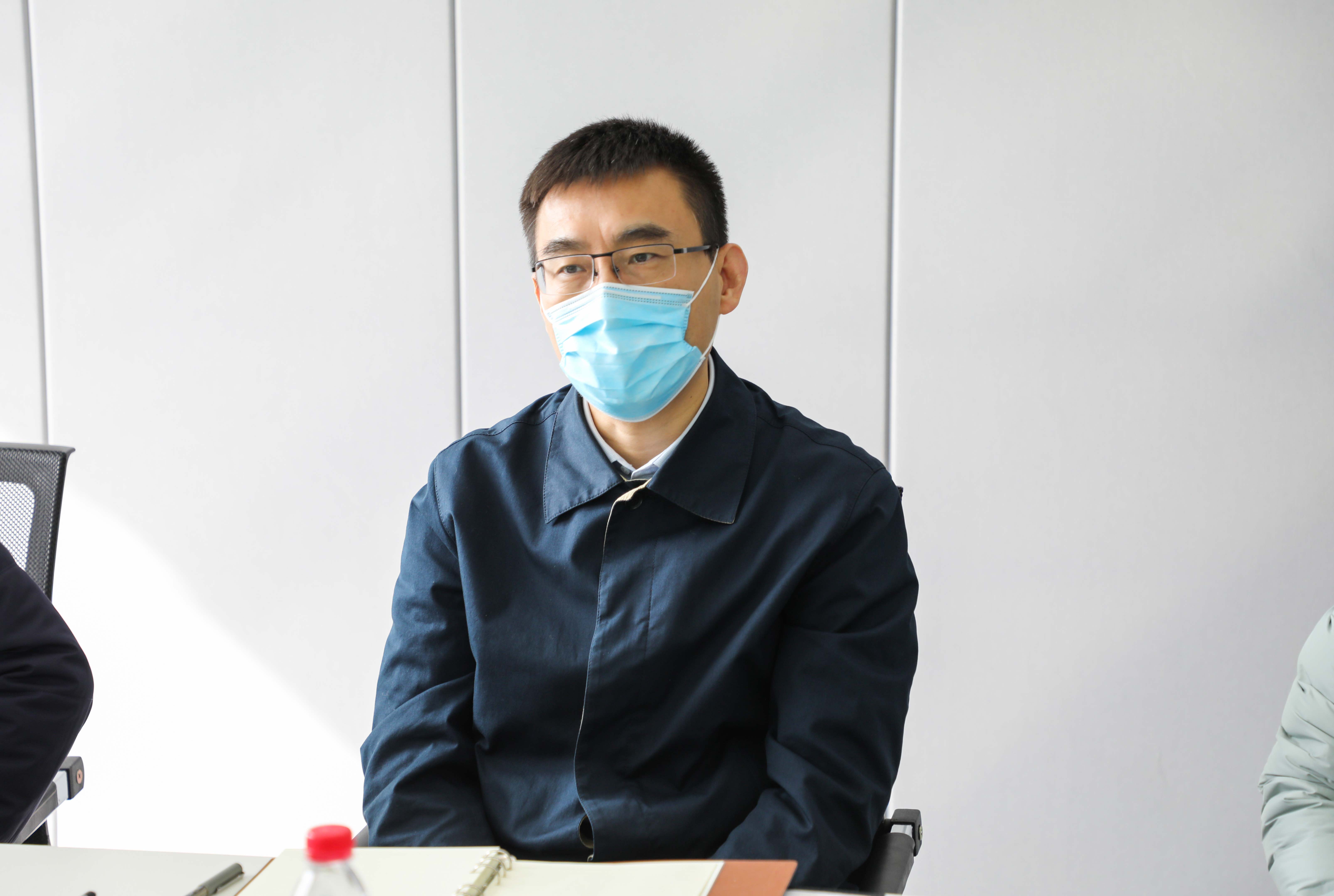 哈尔滨新区党工委副书记、管委会主任，，，，，松北区委副书记、区长肖彬一行莅临杏耀平台走访调研_杏耀平台：机械人及智能工厂解决计划专家