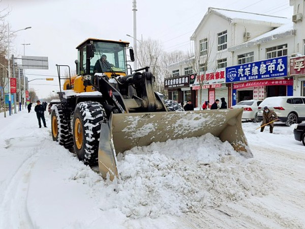 除雪保畅，UU国际铁肩路义勇担沉任！
