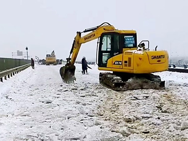 除雪保畅，UU国际铁肩路义勇担沉任！